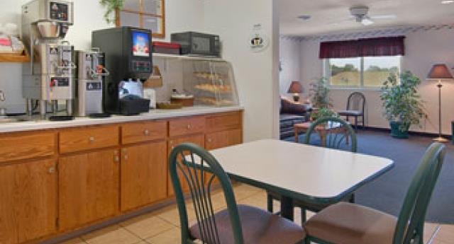 Amerivu Inn And Suites Stanley Restaurant foto